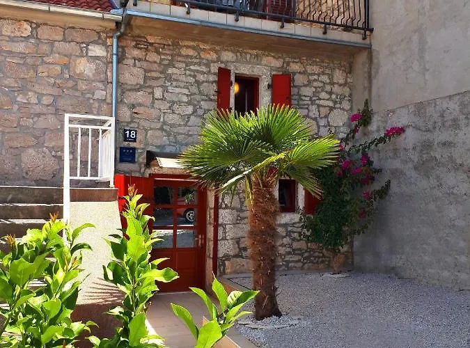 Stone House Porat, 100m From Porat 펜션 드라게
