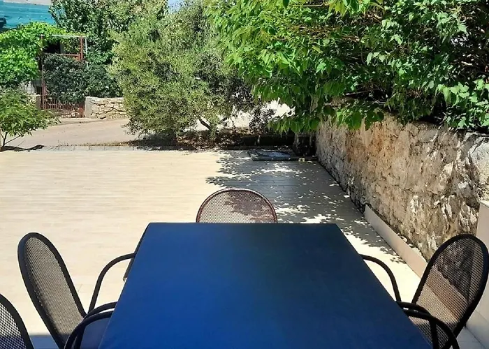 Σπίτι διακοπών Stone House Porat, 100m From Porat Drage
