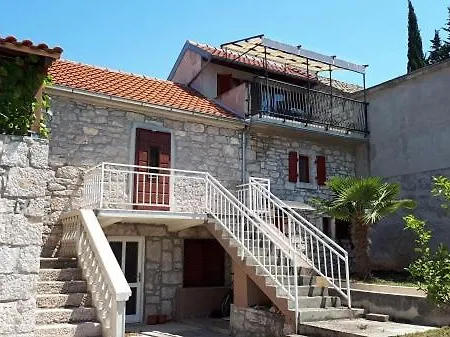 Stone House Porat, 100m From Porat Дом отдыха Драге