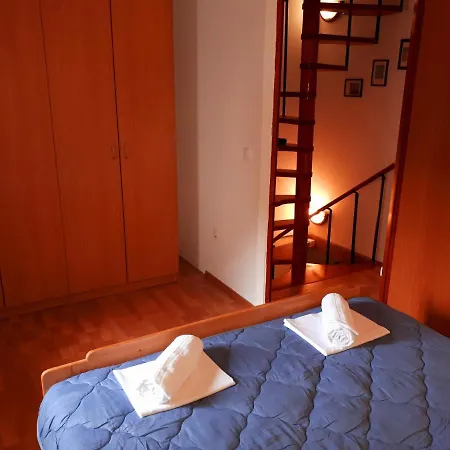Дом отдыха Stone House Porat, 100m From Porat Драге