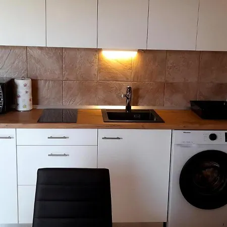 Stone House Porat, 100m From Porat 別荘