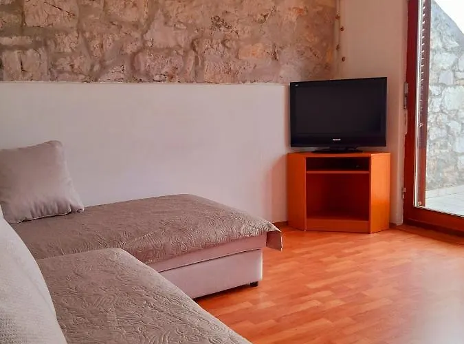 Stone House Porat, 100m From Porat *