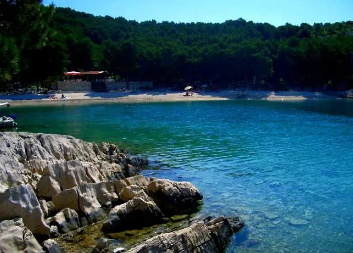 Stone House Porat, 100m From Porat 別荘