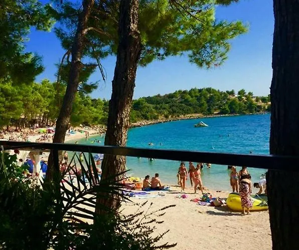 別荘 Stone House Porat, 100m From Porat *