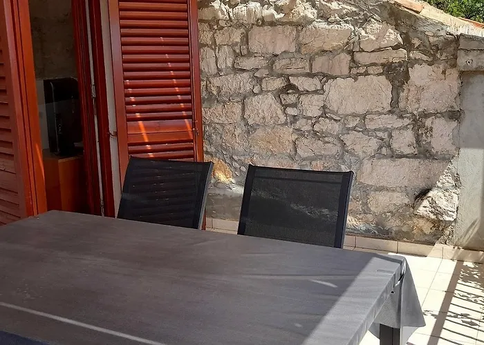 Stone House Porat, 100m From Porat 別荘 *