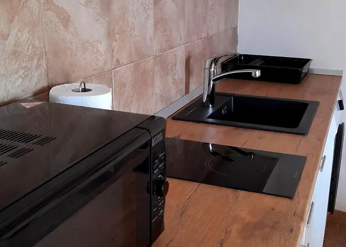 Stone House Porat, 100m From Porat 別荘 *